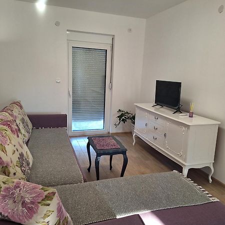 Expo Airport Otel Surčin Zewnętrze zdjęcie