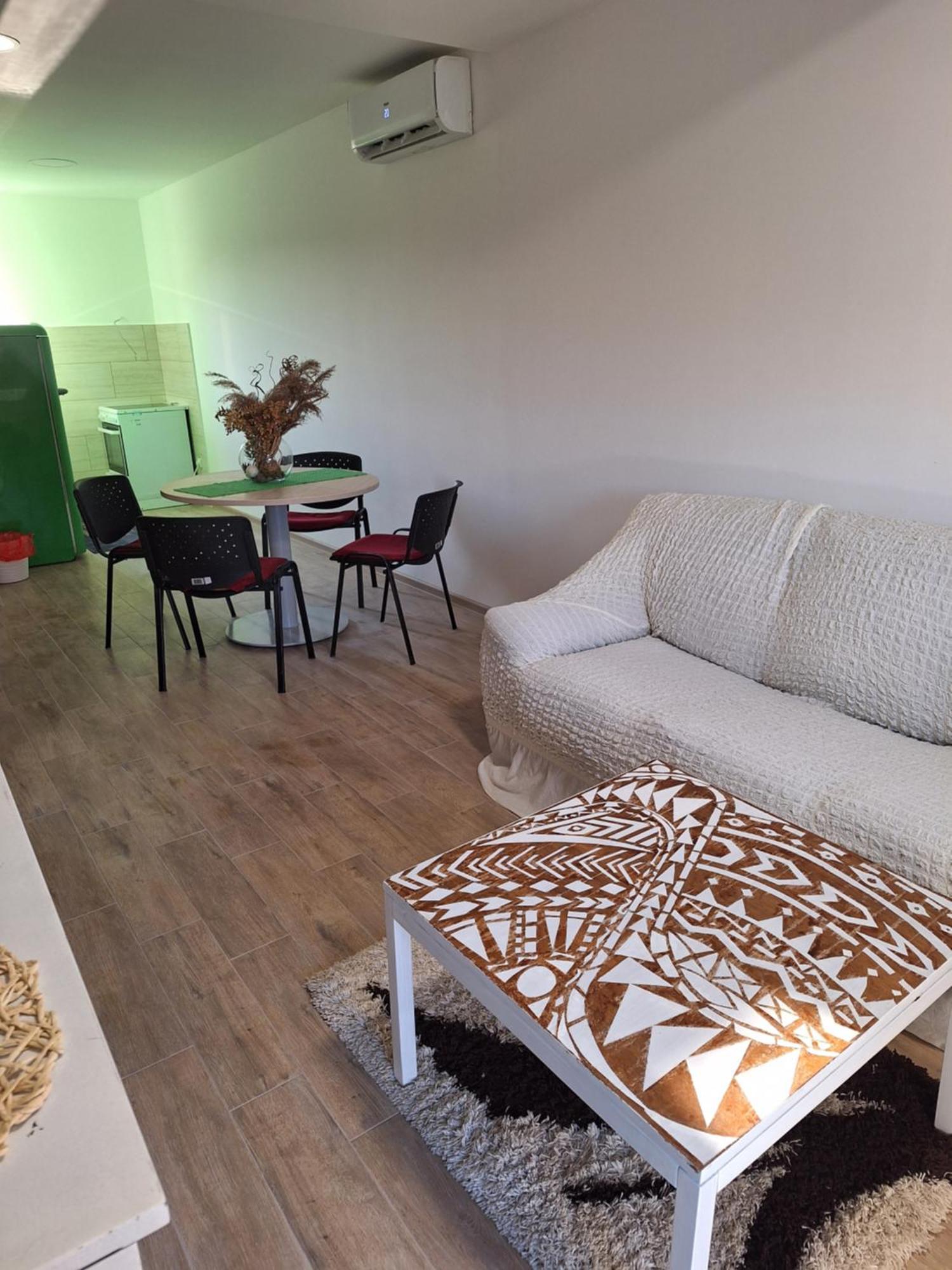 Expo Airport Otel Surčin Zewnętrze zdjęcie